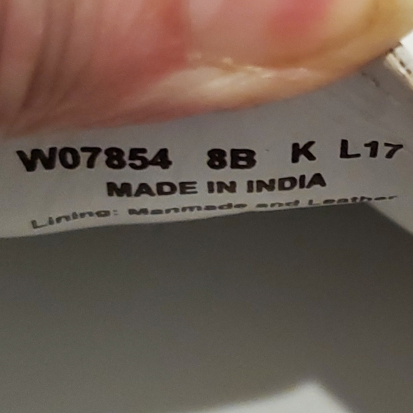 White Cole Haan shoes, size 8B, leather - Picture 6 of 6